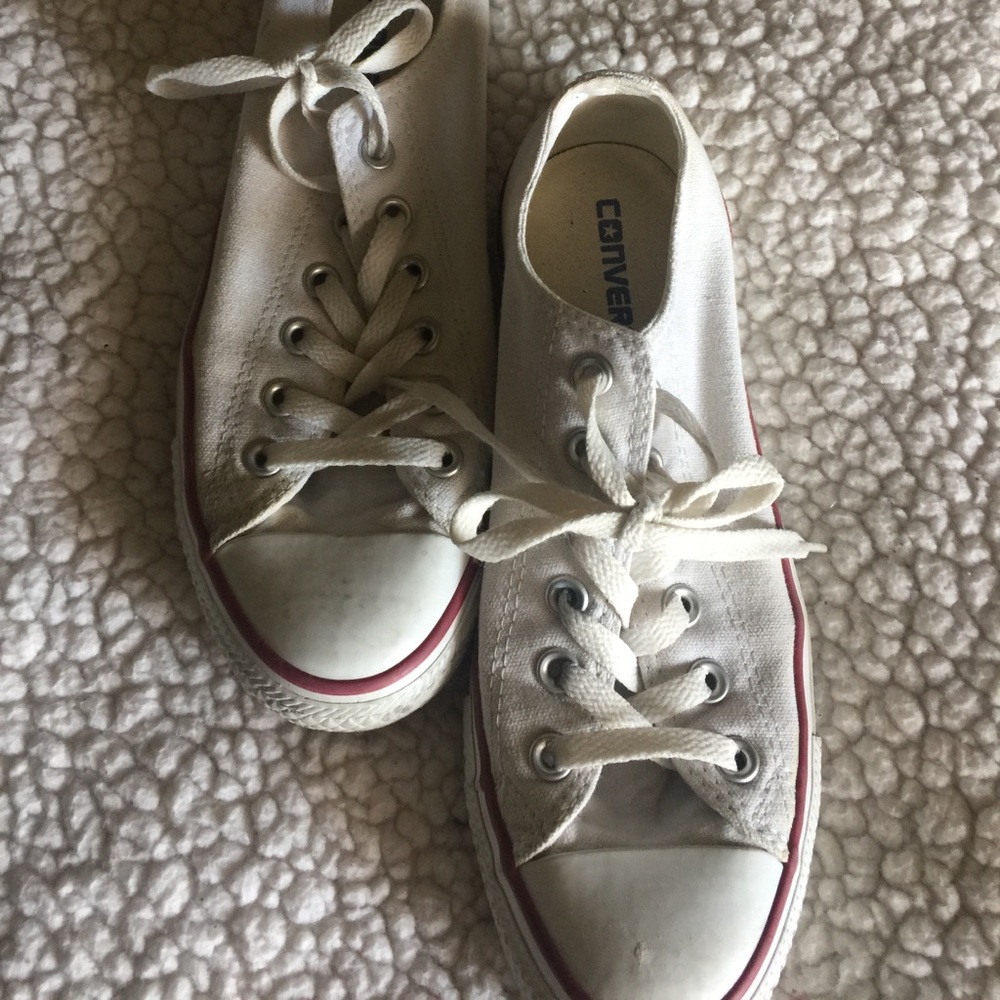 Converse Allstars size 8 shoes.